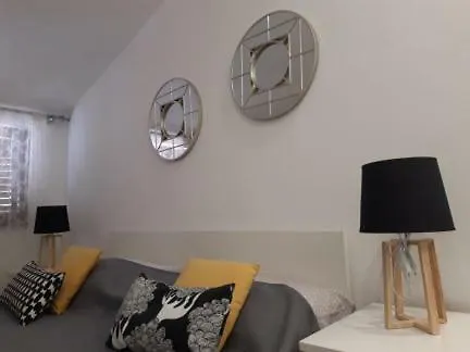 Apartments Villa Holiday شقة بولا