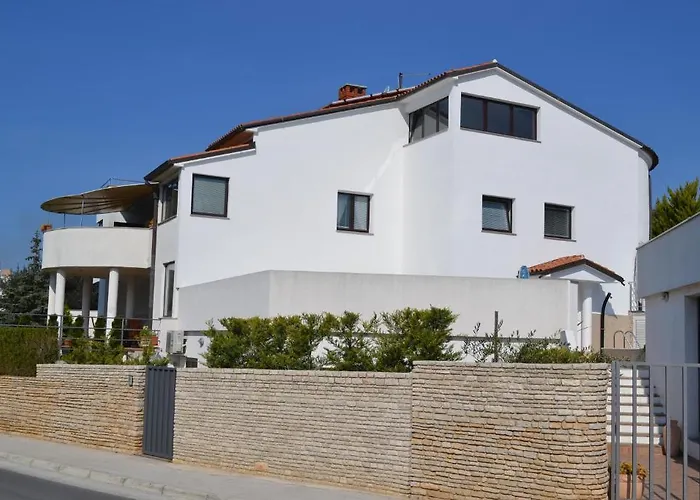 Appartement Apartments Villa Holiday *
