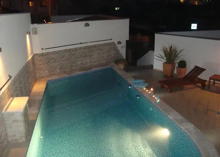 Apartments Villa Holiday Пула