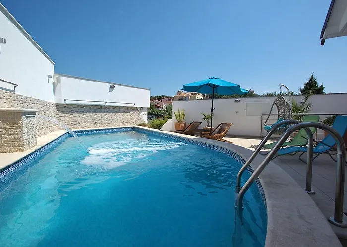 Apartments Villa Holiday Póla