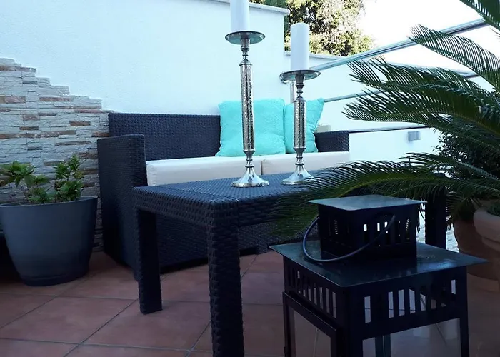 Apartments Villa Holiday * Póla