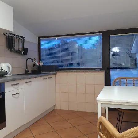 Apartments Villa Holiday شقة