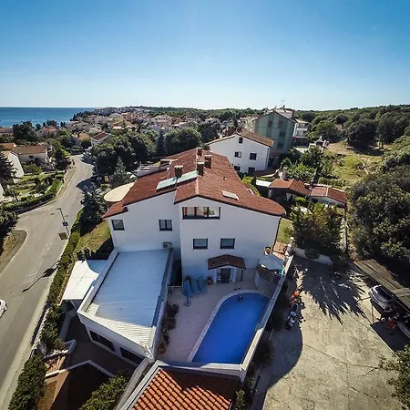 شقة Apartments Villa Holiday بولا