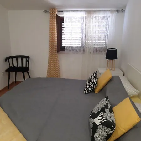 Apartments Villa Holiday شقة *